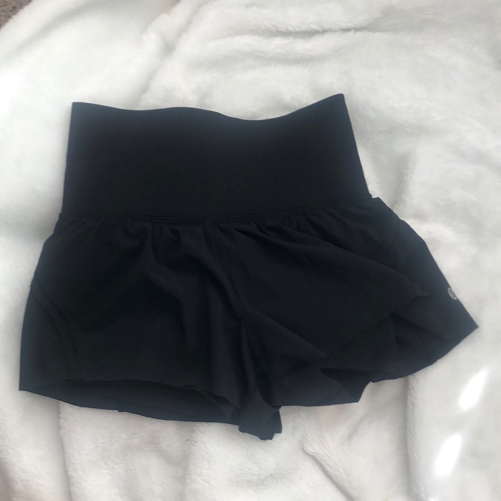 size 2 high waisted lululemon shorts; black